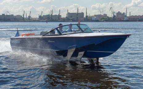 Модернизированный речной катер на подводных крыльях Волга